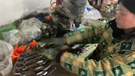 Attrezzi a ginocchiera OEM verticali.  Morsetto a ginocchiera in acciaio 304